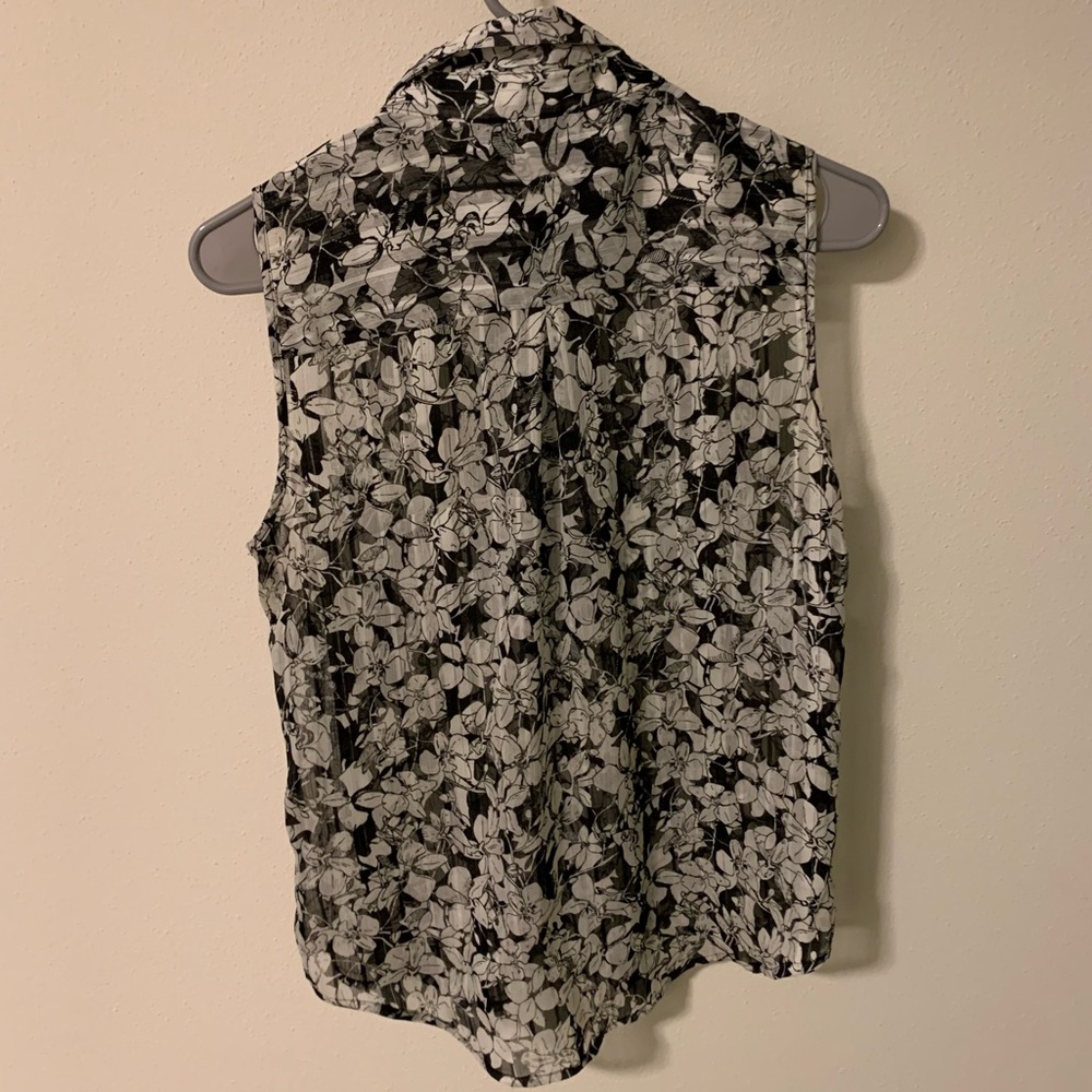 Tommy Hilfiger Floral Blouse Size Small Black & White - Picture 2 of 4